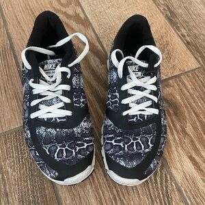 Nike Free Boys Shoes sz 5